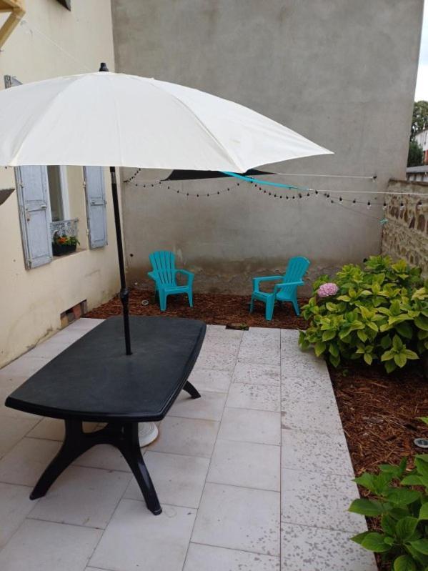 Bel Appartement Tout Equipe! Proche Des Parcs, Avec Sa Cour Privative Et Sa Place De Parking Securisee A 450 M Du Logement Vichy Zewnętrze zdjęcie